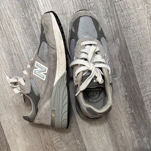 New Balance 530 Gray and White Sneakers